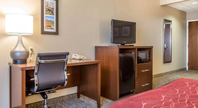 Четырёхместный номер Standard Comfort Inn Frederick - Ballenger Creek