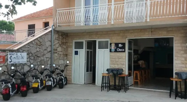 Apartments Danijela, Забронировать Апартаменты/квартира Трибунь Шибенско-Книнская жупания, рядом с Пристань для яхт Трибуни