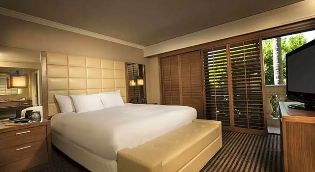 Двухместный люкс Ambassador c 1 комнатой Hilton Phoenix Resort at the Peak