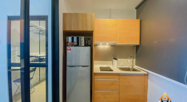 Семейная студия с балконом Palazio Serviced Apartment in Mount Austin near Aeon IKEA Toppen HSI