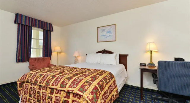 Days Inn, Забронировать Отель Южный Бостон Виргиния