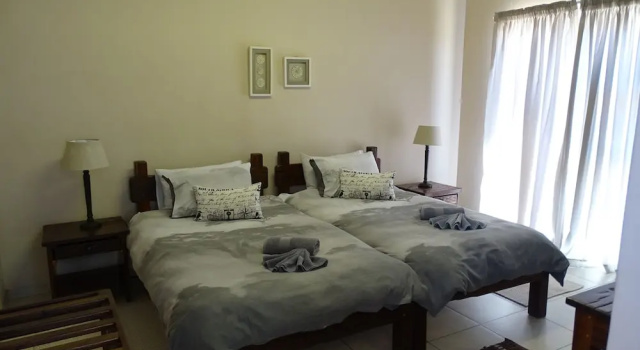 2 makuuhuonetta Perhe Huoneisto jokinäköala Eden Self Catering Chalets