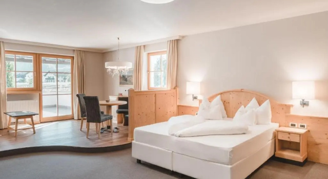 Люкс Hotel Tiefenbrunn Gardensuites & Breakfast