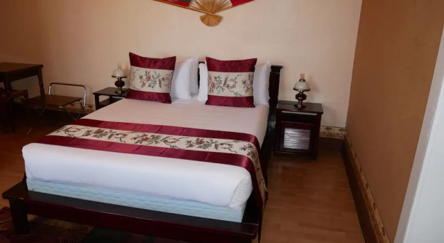 Hostellerie des Voyageurs, Boek Hotel Bonson Parijs