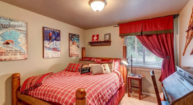 #1690 Modern Mountain Ski Cabin - Private Hot Tub! Minutes to Breckenridge Ski & Town, 3 Bedroom 2 Bath