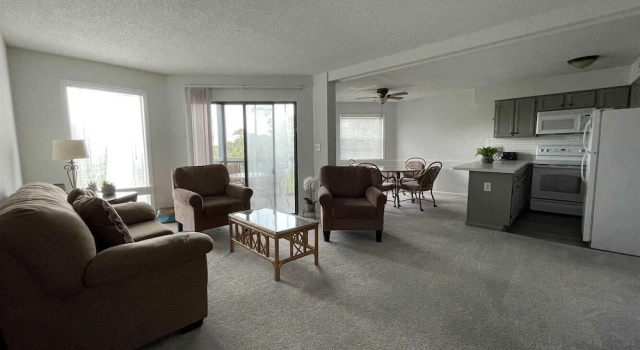 Ocean Greens 203-a - Golf Villa - Crescent Beach Section, Забронировать Вилла Отели Миртл-Бич с парковкой, Парковка