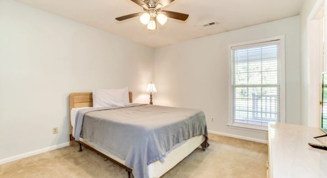 Cherry Grove Escape, Забронировать Дом для отпуска Отели Миртл-Бич с парковкой, Парковка