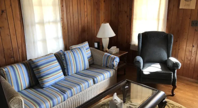 Коттедж Blackbeard's Retreat - Historic And Pet Friendly 3 Bedroom Cottage by RedAwning