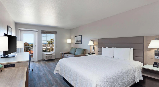 Двухместный номер Standard с балконом и с видом на океан Hampton Inn & Suites Hermosa Beach