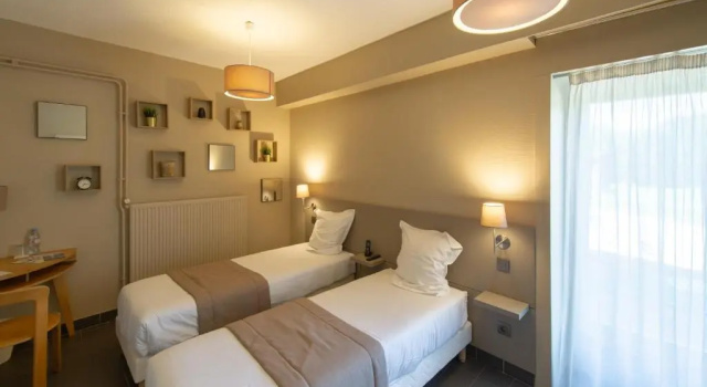 La Sorelle Hôtel Golf et Restaurant, Boek Hotel Villette-sur-Ain 