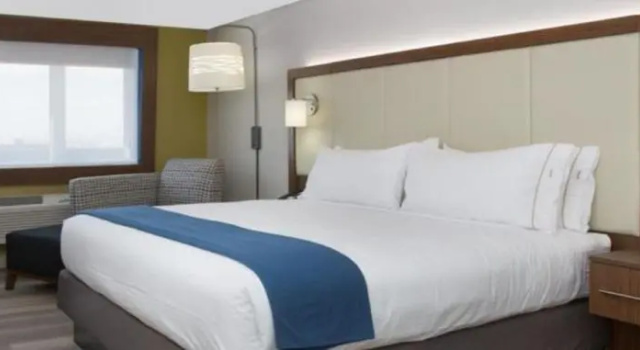 Люкс Holiday Inn Express & Suites Dallas Northeast - Arboretum by IHG