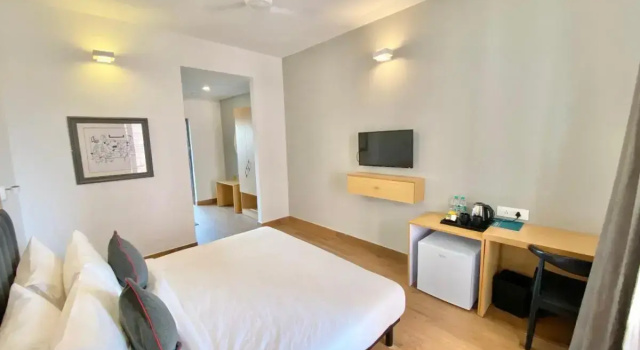 Amigos Candolim Beach, Varaa Hotelli Candolim 
