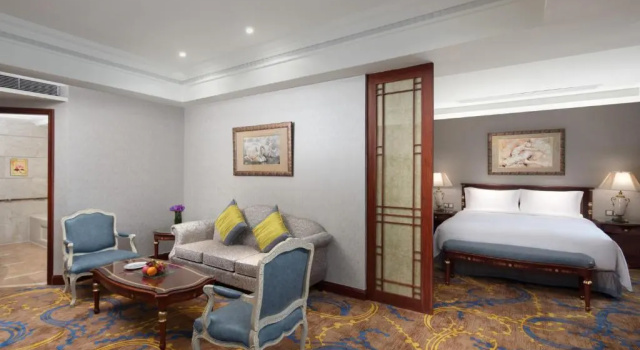Двухместный полулюкс Crowne Plaza Shanghai Nanjing Road by IHG