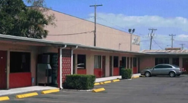 Plaza Travel Inn, Забронировать Мини-отель Кльюистон Southwest Florida