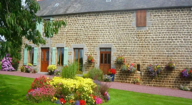 Le Rocher B&B, Rezervasyon Bed and Breakfast Briouze 