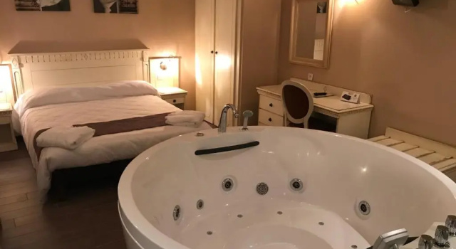 Двухместный номер Standard Logis Hôtel restaurant Les Minotiers