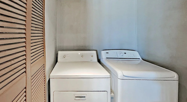 Rustic-chic : Pools, Tennis & Lake Access 2 Bedroom Cabin, Rezervasyon Tatil Evi Spicewood Teksas