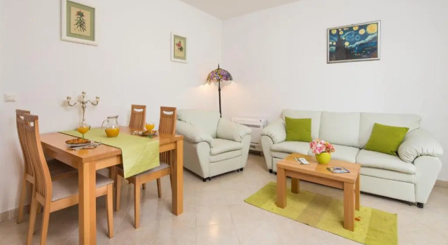 Апартаменты с балконом Villa Leon