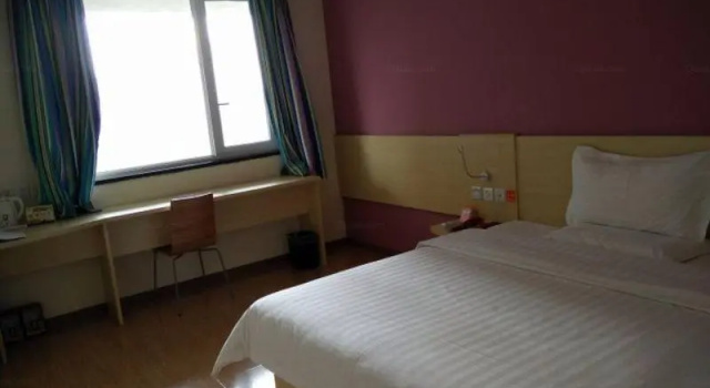 Номер Business 7 Days Inn Chengdu North Railway Station 2nd Branch