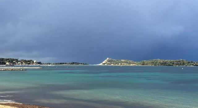 Апартаменты T3 Les pieds dans l'eau, plage du Cros, vue mer