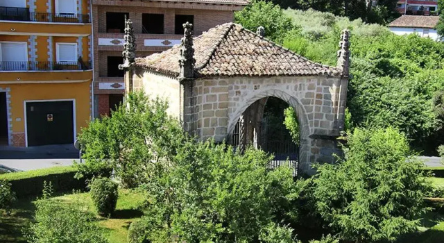 Hostal La Taberna, Забронировать Отель Недорогие отели Valle del Tiétar, недорогие