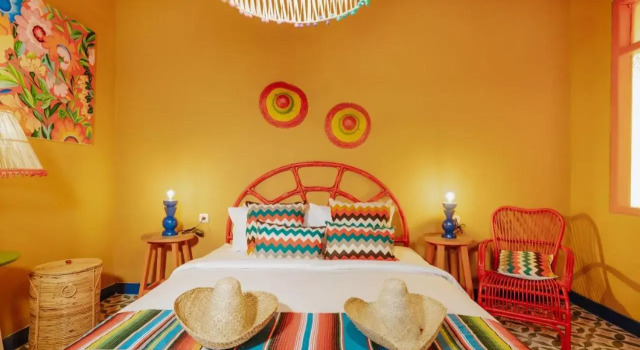 Por Aqui Stay & Dine, Book Hotel Mergangsan Timuran