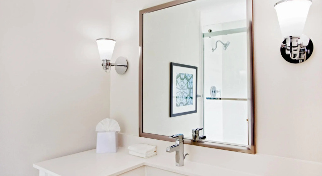 Двухместный номер Standard Four Points by Sheraton Cleveland Airport