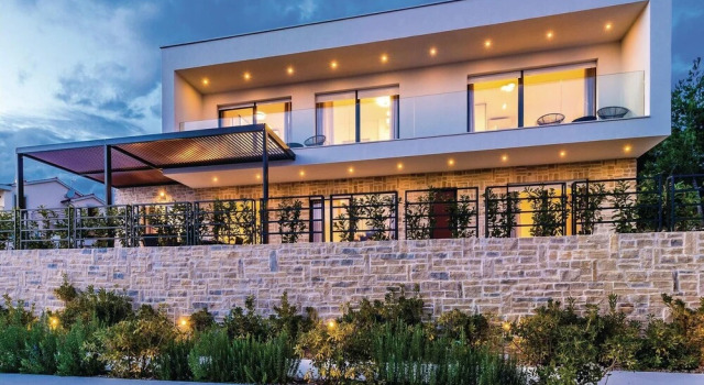 Beach Front Home In Tribunj, Забронировать Отель Трибунь Шибенско-Книнская жупания, рядом с Пристань для яхт Трибуни