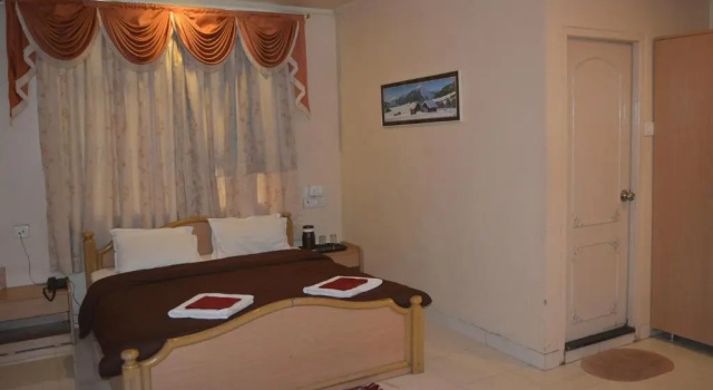 Hotel Poonam, Забронировать Отель Отели и гостиницы Deccan, Отель