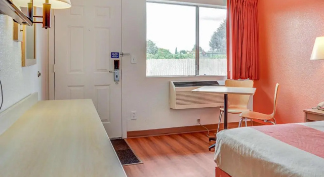 Двухместный номер Deluxe Motel 6-Portland, OR - Central