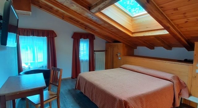 Семейный номер Standard с балконом Hotel Crampon