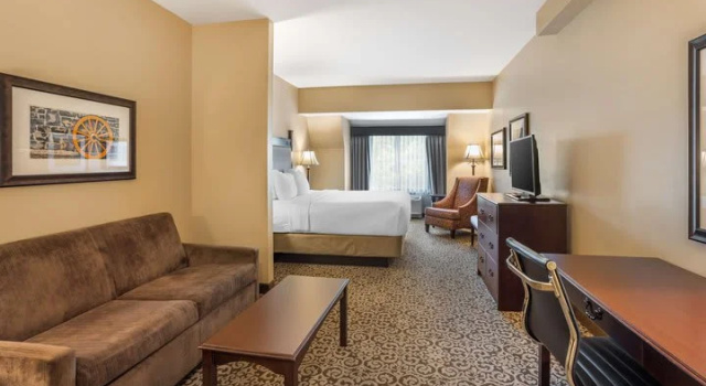 Четырёхместный номер Standard Best Western Plus Intercourse Village Inn & Suites