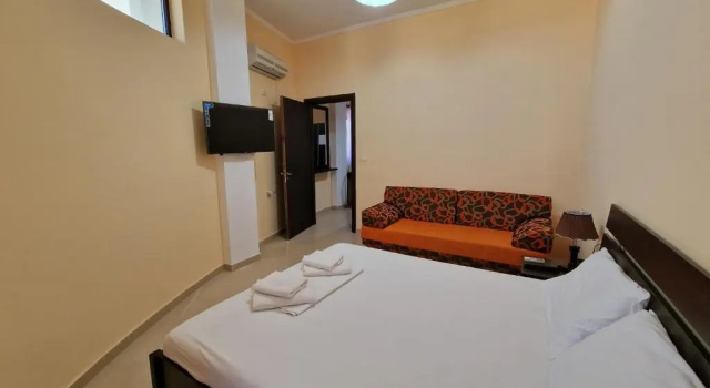 Семейный номер Standard с балконом Hotel Kroi