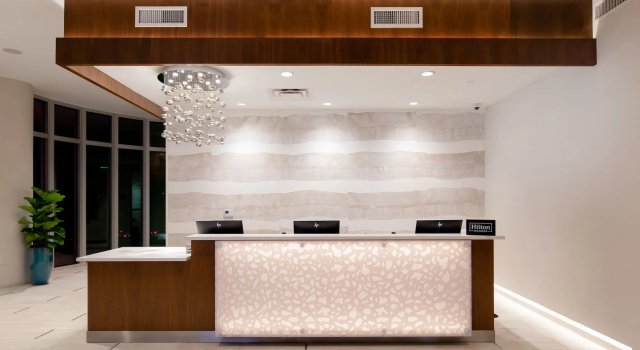 Embassy Suites By Hilton Sarasota, Забронировать Отель Отели Сарасота с парковкой, Парковка
