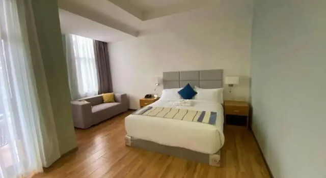 Averi Hotel