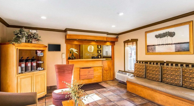 The Inn at 1252 Monterey, Забронировать Отель Отели Виноградников Монтерей с парковкой, Парковка