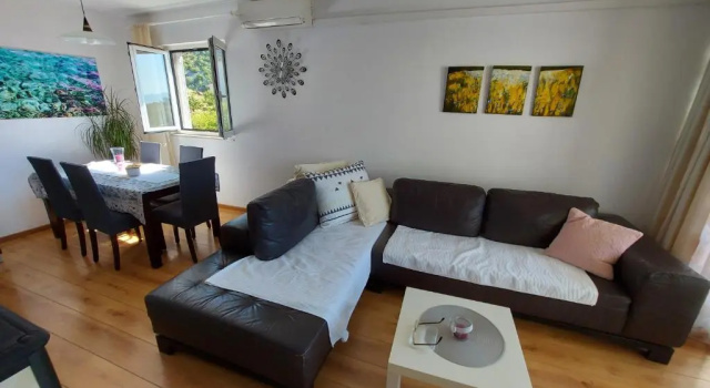 Apartment Mira