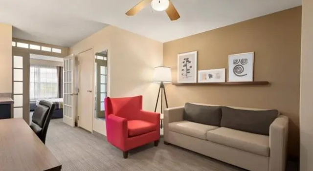 Двухместный люкс c 1 комнатой Country Inn & Suites by Radisson, Milwaukee Airport, WI