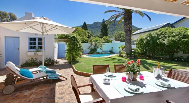 Коттедж с 3 комнатами Hout Bay Beach Cottage