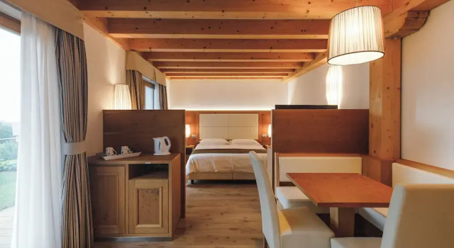 Люкс с балконом и с видом на горы Sayonara Nature & Wellness Hotel