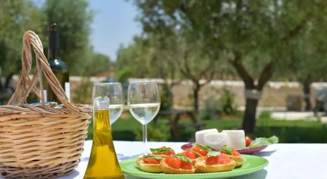 Trulli Santa Croce - Luxury Holiday -, Забронировать Отель Отели Локоротондо с бассейном, Бассейн