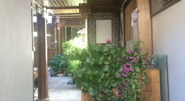 Baisuiqiao Inn