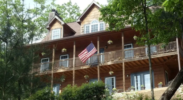 Long Mountain Lodge Bed & Breakfast, Забронировать Дом для отпуска Далонега Джорджия