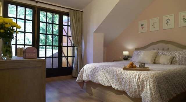 Luminoso ático en Llívia con vistas únicas y jardín, Đặt Khách sạn Llívia 