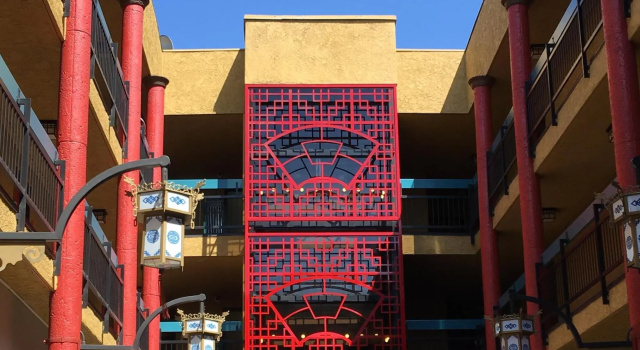 Кровать в общем номере Aiden Los Angeles Downtown Dragon Gate Inn