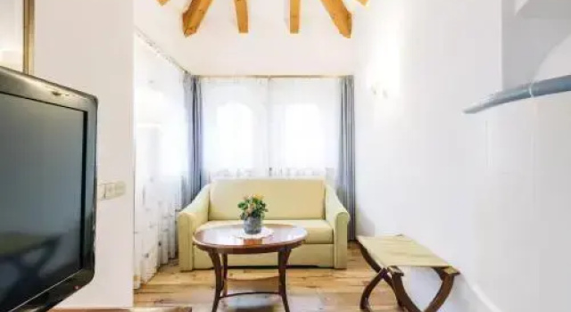 Hotel Tenz, Забронировать Отель Отели Oltradige - Bassa Atesina с парковкой, Парковка