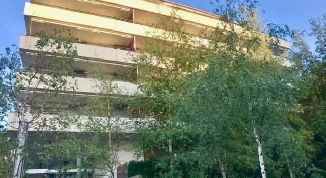Spacious and bright 2 bedroom apartment with terrace, Забронировать Апартаменты/квартира Отели Лозанны с парковкой, рядом с Grancy, Парковка