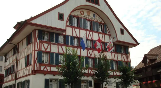 Hotel Bären, Rezervovat Hotel Rothenburg Lucern