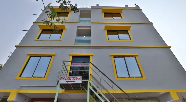 OYO 24833 Hotel Silver, Reservar Hotel Damān Gujarat