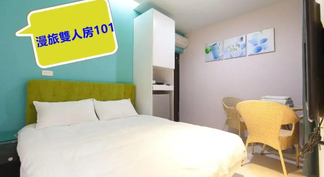 Двухместный номер Standard с видом на бассейн I-Sea B&B